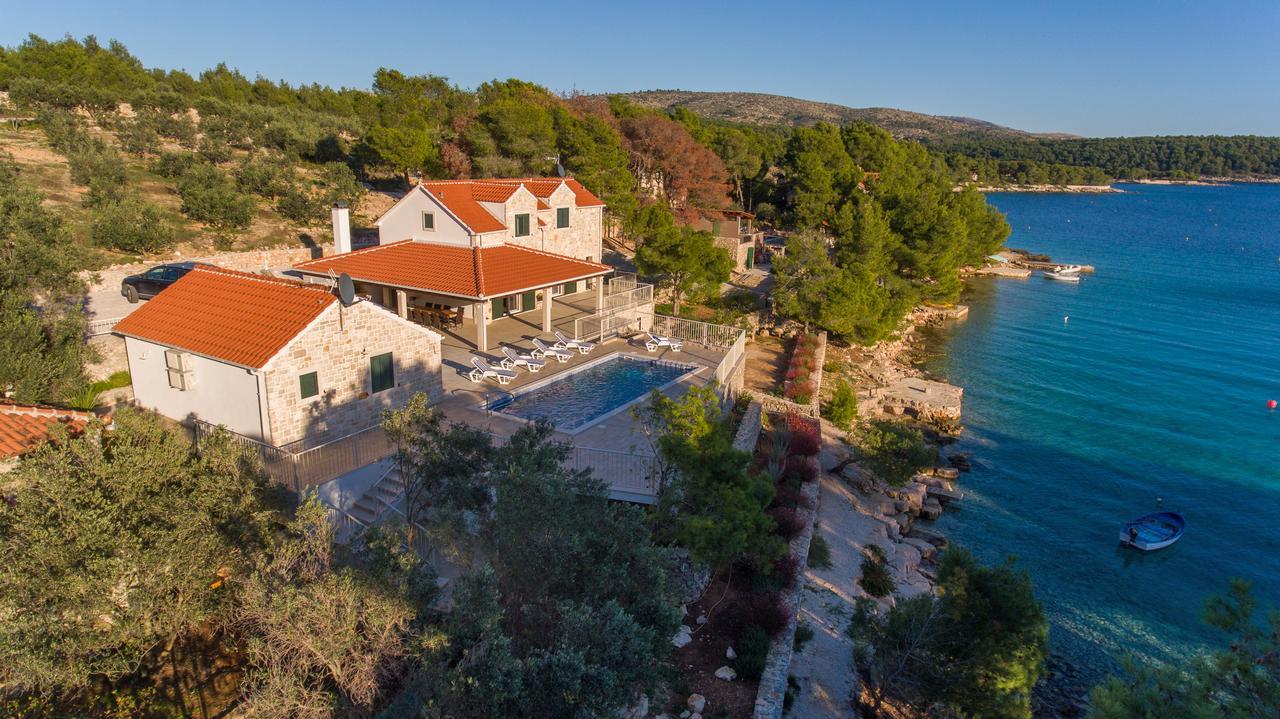 Luxury Villa Kate - In Lucice Bay With Turquoise Sea, Amazing Seaviews, And Heated Pool Milna  Ngoại thất bức ảnh