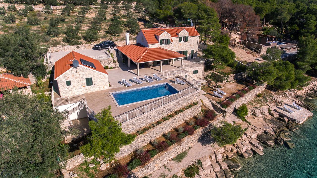 Luxury Villa Kate - In Lucice Bay With Turquoise Sea, Amazing Seaviews, And Heated Pool Milna  Ngoại thất bức ảnh