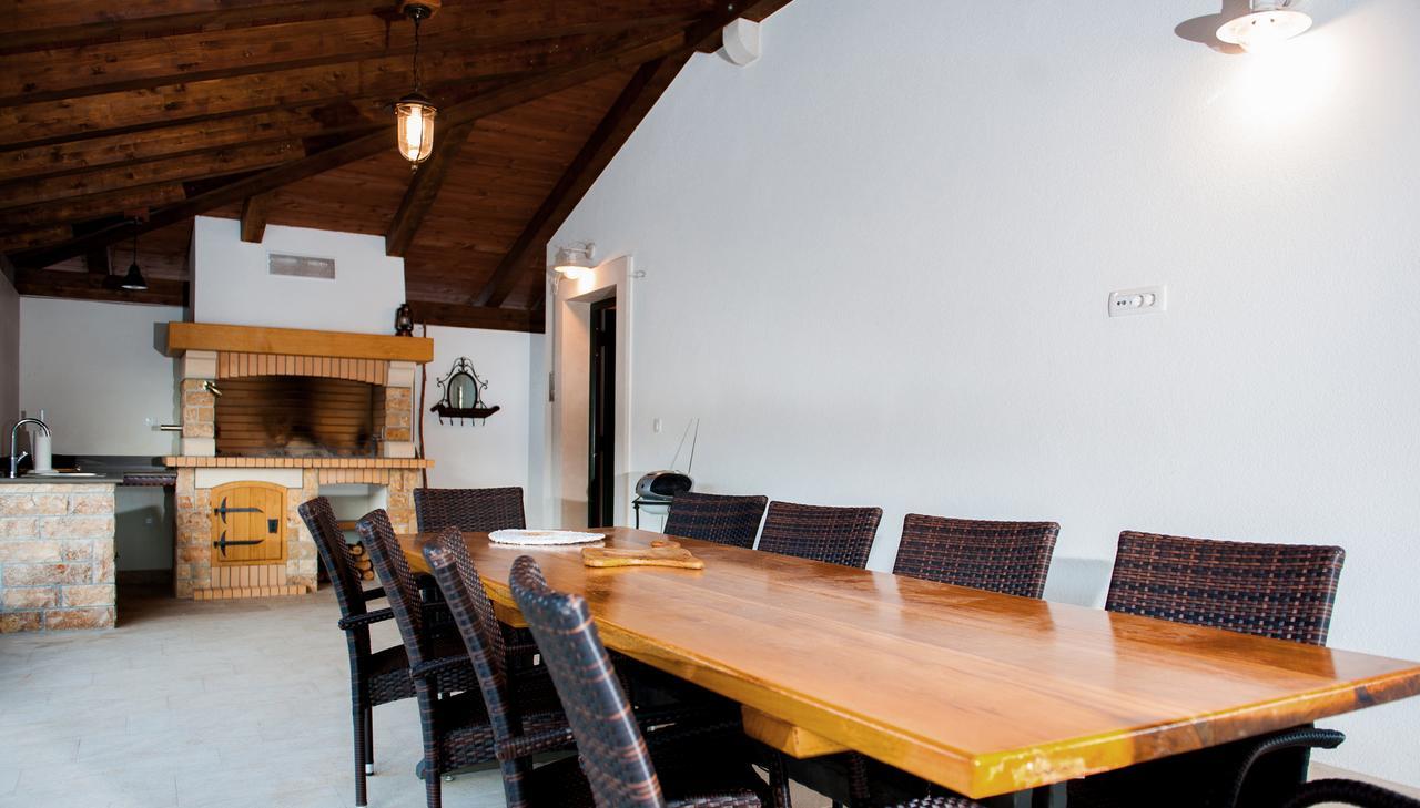 Luxury Villa Kate - In Lucice Bay With Turquoise Sea, Amazing Seaviews, And Heated Pool Milna  Ngoại thất bức ảnh