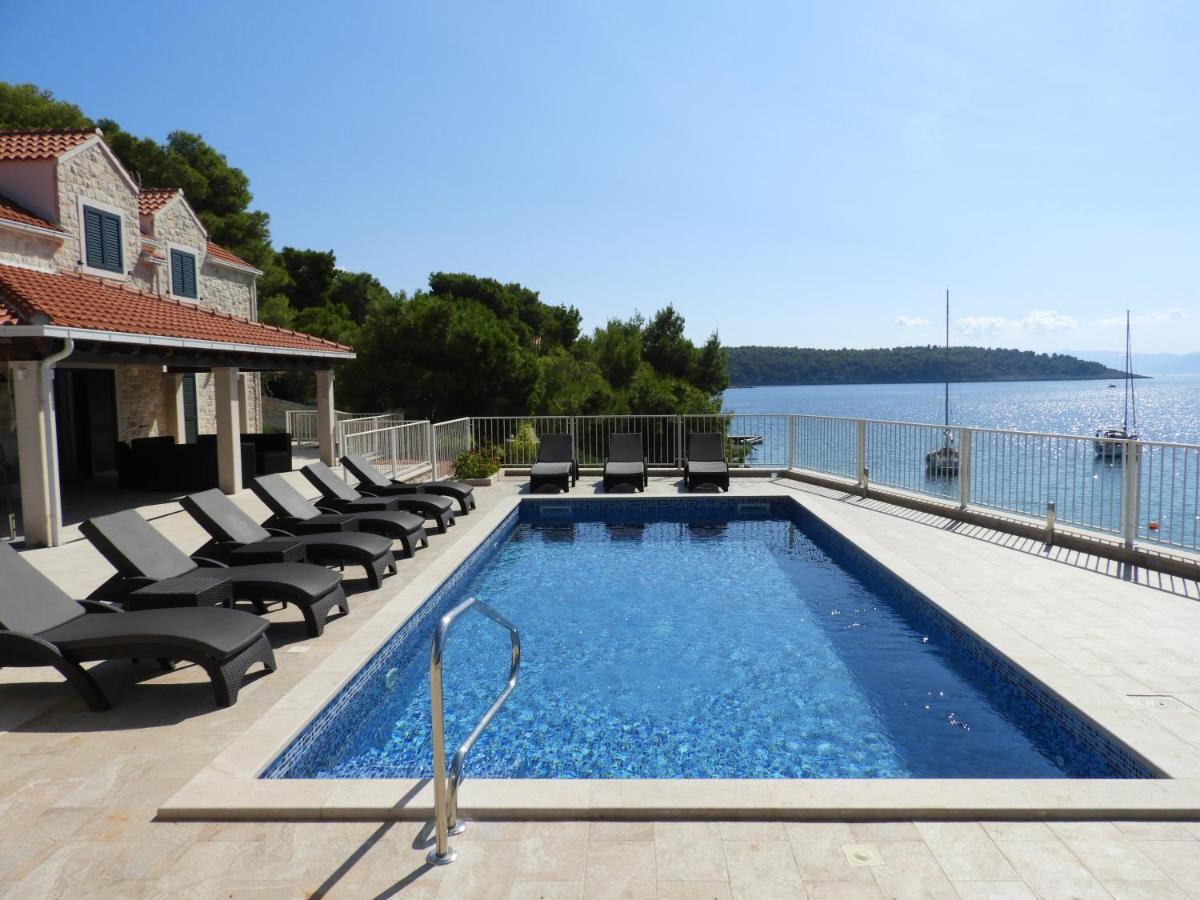 Luxury Villa Kate - In Lucice Bay With Turquoise Sea, Amazing Seaviews, And Heated Pool Milna  Ngoại thất bức ảnh