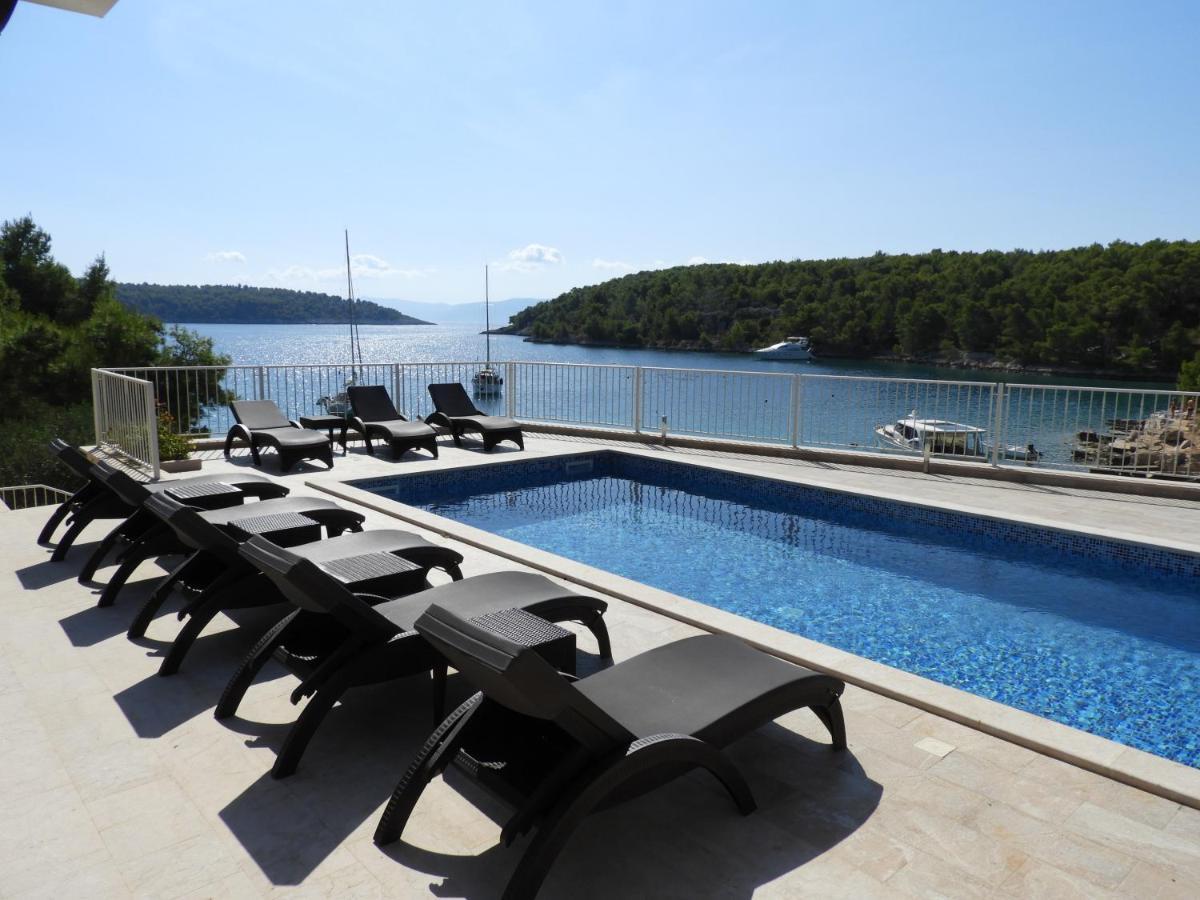 Luxury Villa Kate - In Lucice Bay With Turquoise Sea, Amazing Seaviews, And Heated Pool Milna  Ngoại thất bức ảnh